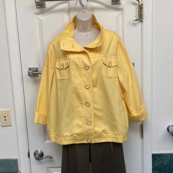 Chico’s 💯 %cotton jacket - Picture 4 of 6